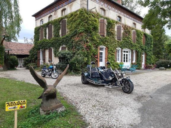 La Belle D'Antan Bed & Breakfast Saint-Bonnet-en-Bresse ภายนอก รูปภาพ